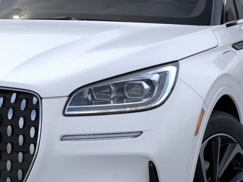 Used 2025 Lincoln Corsair Grand Touring w/ Equipment Group 301A AWD/4WD image 18