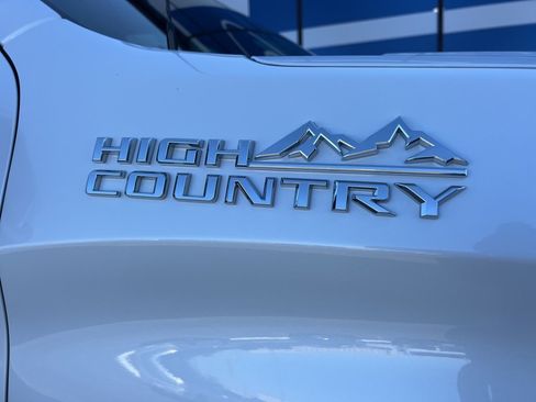 Used 2024 Chevrolet Silverado 1500 High Country w/ Technology Package image 15