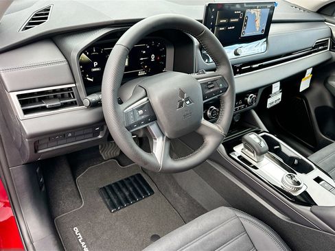 New 2026 Mitsubishi Outlander SE image 6