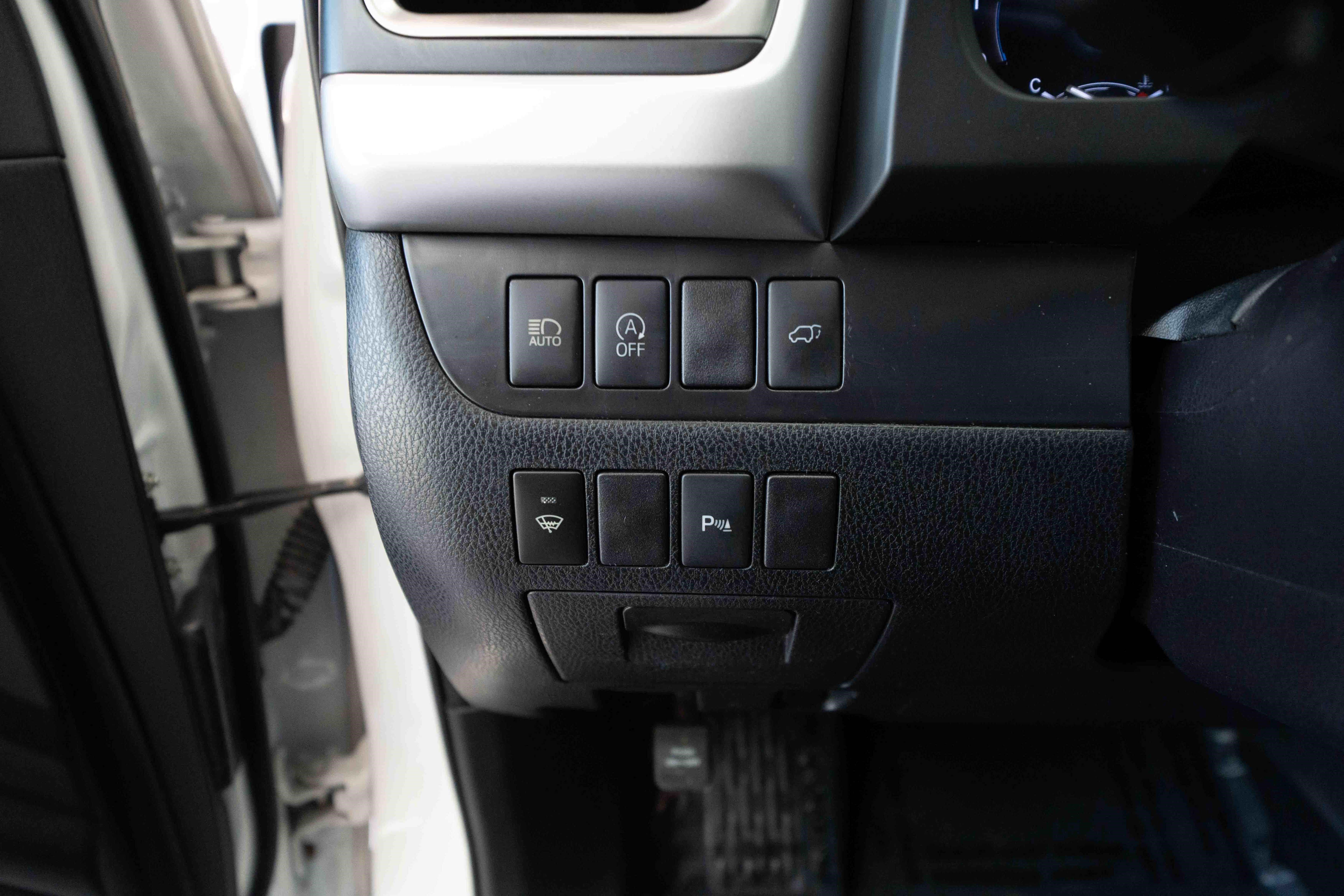 Used 2018 Toyota Highlander Limited AWD/4WD image 11