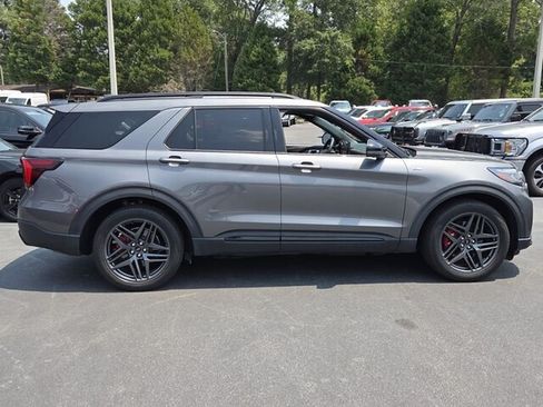 Used 2025 Ford Explorer ST-Line w/ Premium Package RWD image 16