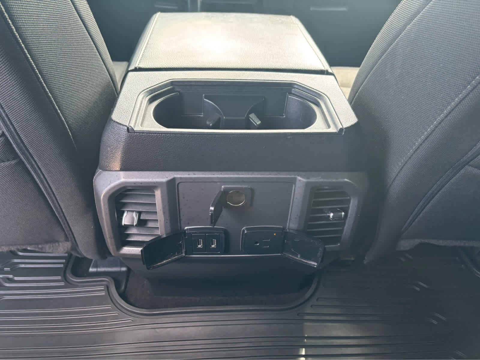 Used 2019 Ford F150 XLT w/ Equipment Group 302A Luxury AWD/4WD image 18