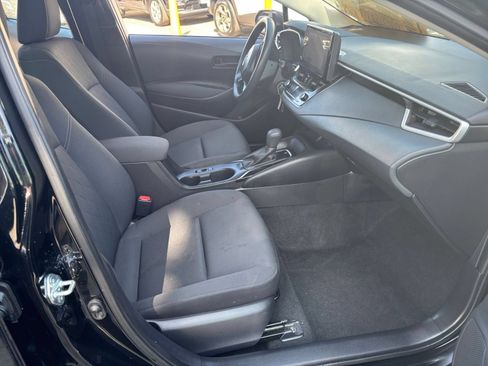 Used 2025 Toyota Corolla LE FWD image 35