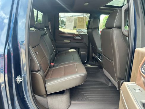 Used 2023 GMC Sierra 1500 Denali w/ Technology Package AWD/4WD image 19