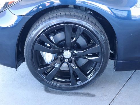Used 2017 INFINITI Q70 L 3.7 AWD/4WD image 12