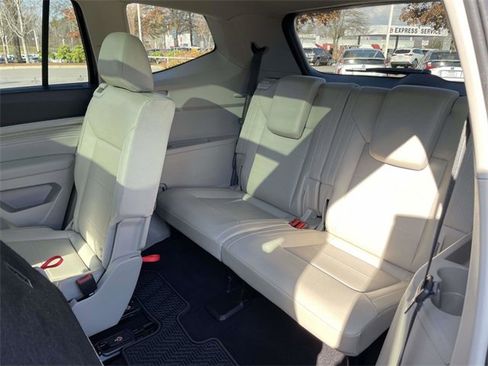 Used 2021 Volkswagen Atlas SEL R-Line image 18