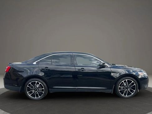 Used 2019 Ford Taurus SEL image 4