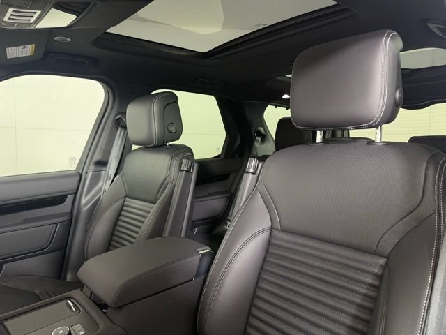 Used 2026 Land Rover Discovery S AWD/4WD image 32
