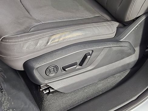 Used 2023 Audi Q8 Premium Plus w/ Premium Plus Package image 23