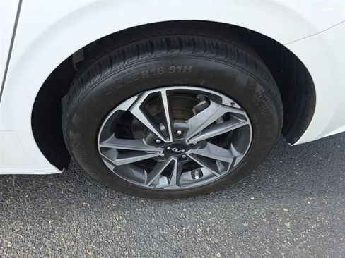 Used 2024 Kia Forte LXS w/ LXS Technology Package FWD image 50