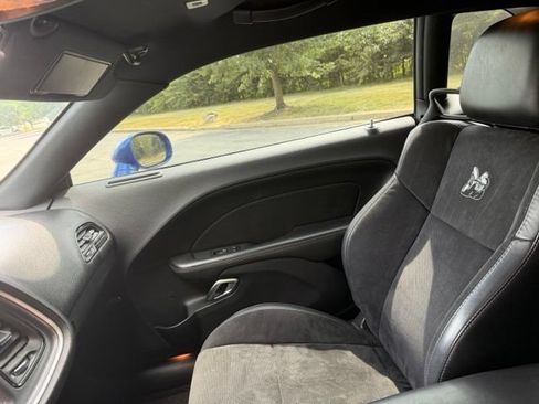 Used 2018 Dodge Challenger R/T Scat Pack w/ Leather Interior Group RWD image 13