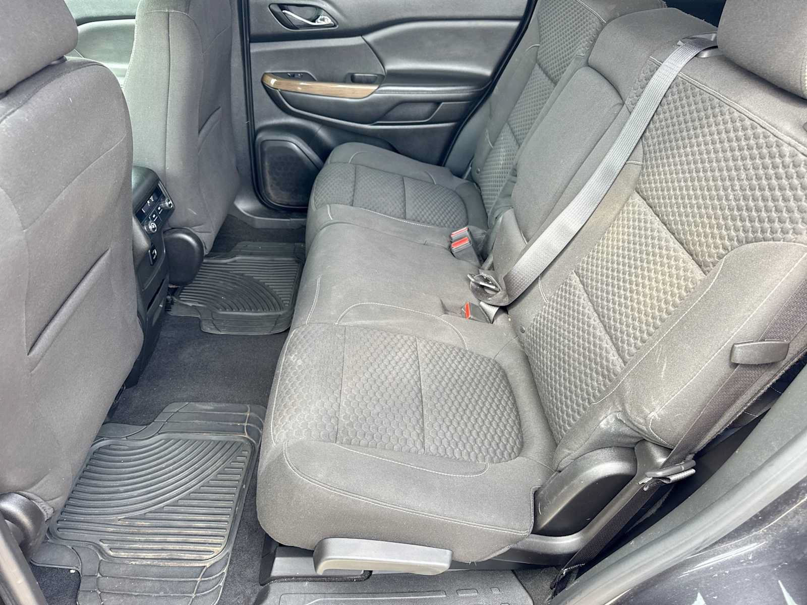 Used 2017 GMC Acadia SLE FWD image 18