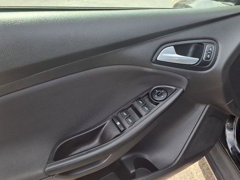 Used 2018 Ford Focus SE image 11