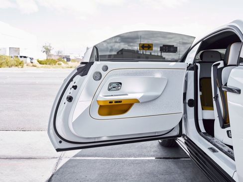 Used 2025 Rolls-Royce Spectre Black Badge image 22