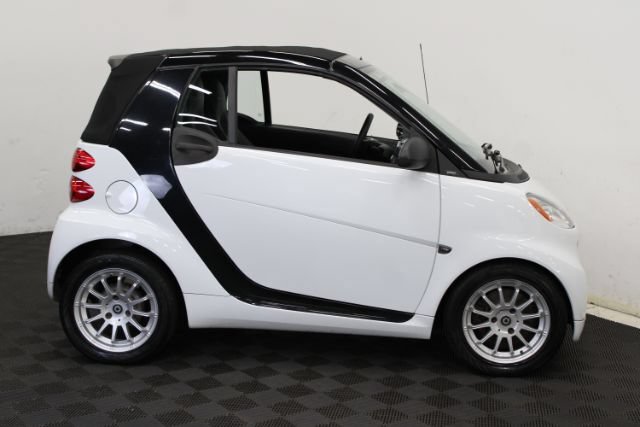 Used 2012 smart fortwo passion RWD image 20