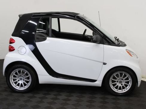 Used 2012 smart fortwo passion RWD image 20
