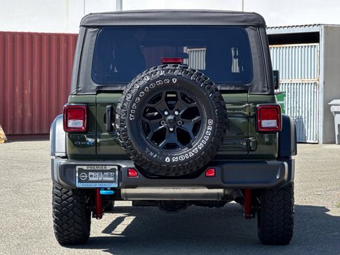 Used 2023 Jeep Wrangler Unlimited w/ Cold Weather Group AWD/4WD image 5