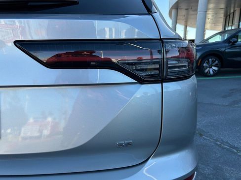 New 2026 Mitsubishi Outlander SE image 16