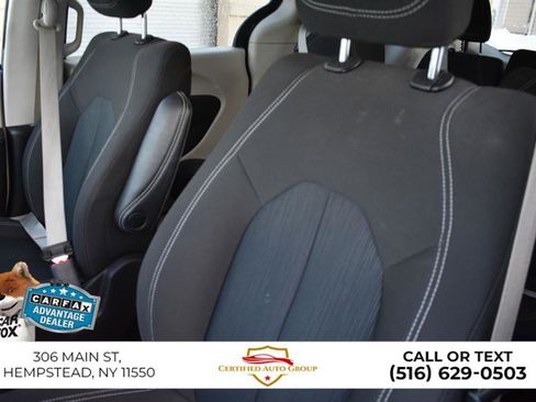 Used 2024 Chrysler Voyager LX image 11