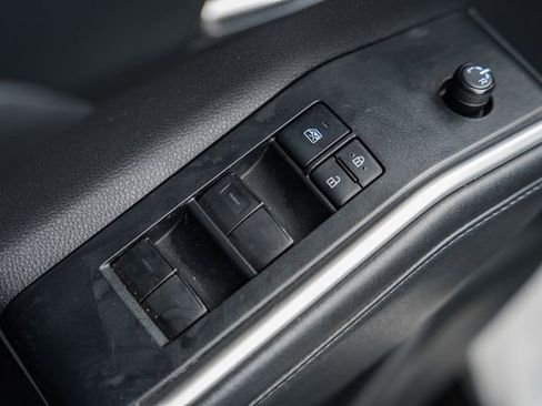 Used 2022 Toyota Highlander XLE image 47