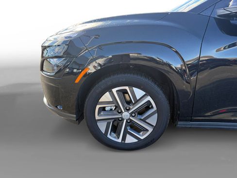 Certified 2023 Hyundai Kona SE image 9