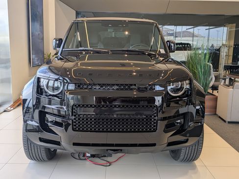 New 2026 Land Rover Defender 110 OCTA image 2