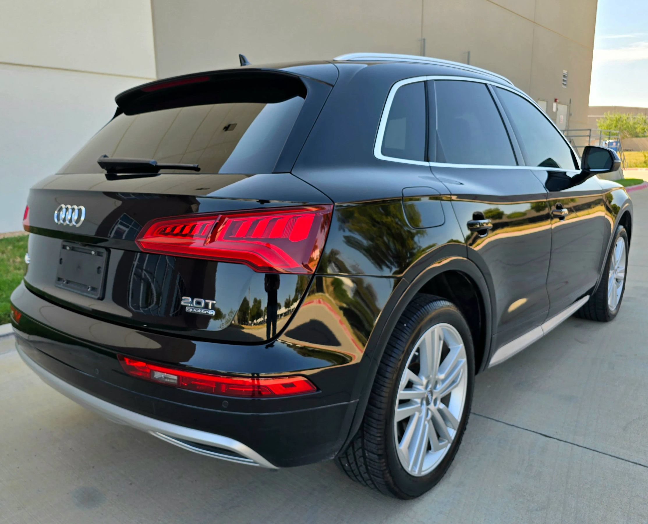 Used 2018 Audi Q5 2.0T Premium Plus w/ Premium Plus Package AWD/4WD image 7