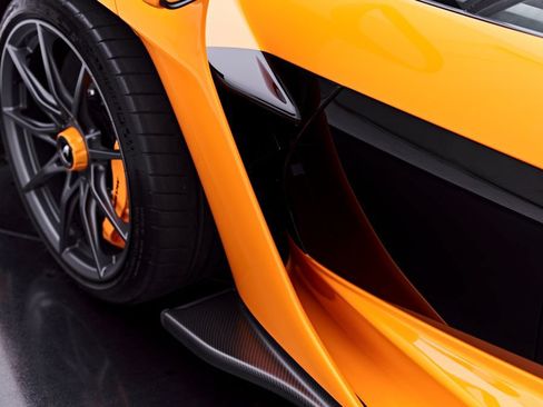 Used 2019 McLaren Senna RWD image 38