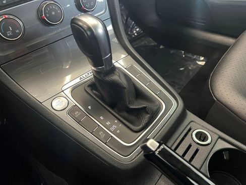 Used 2017 Volkswagen Golf SE AWD/4WD image 22