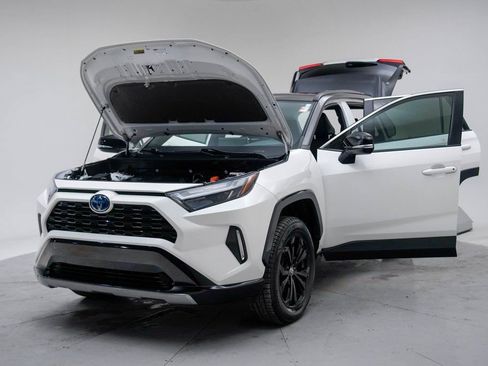Used 2022 Toyota RAV4 XSE image 17