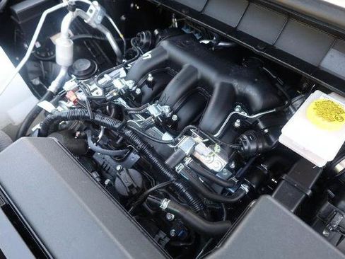 Certified 2025 Nissan Pathfinder SV w/ SV Premium Package FWD image 30