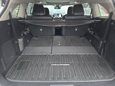 Used 2022 Toyota Highlander Platinum image 15