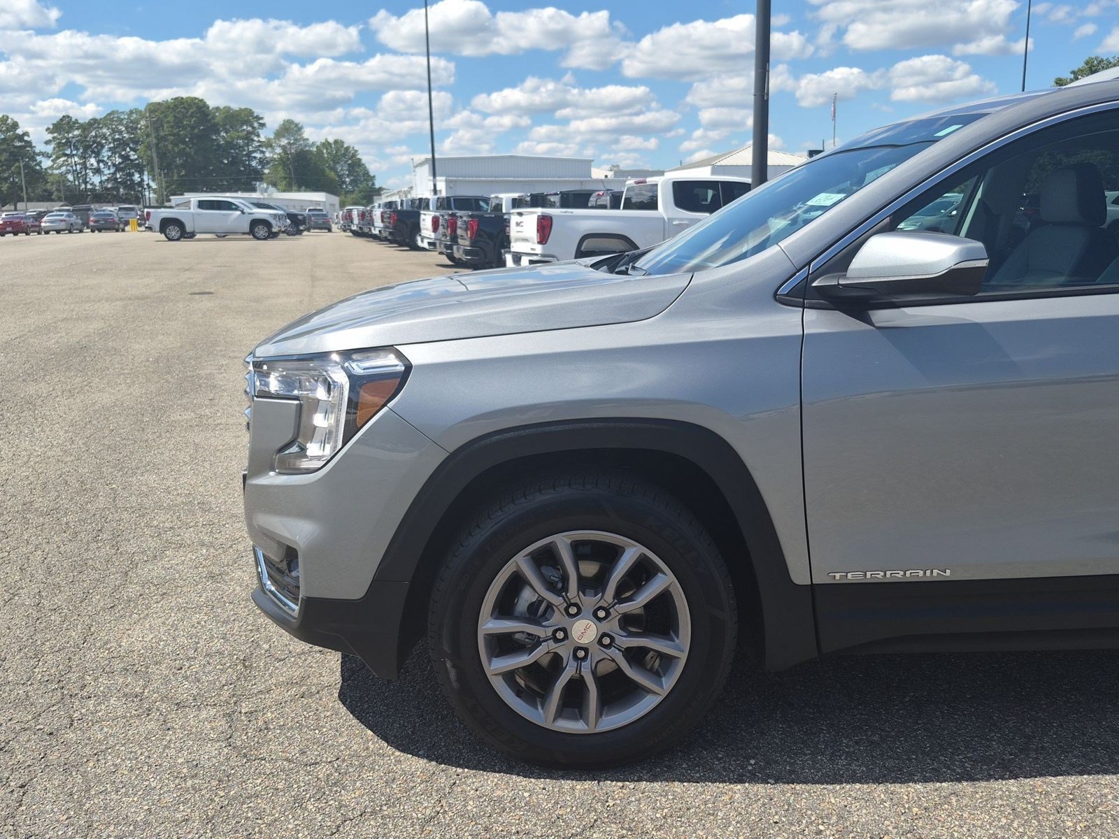 Certified 2024 GMC Terrain SLT AWD/4WD image 33