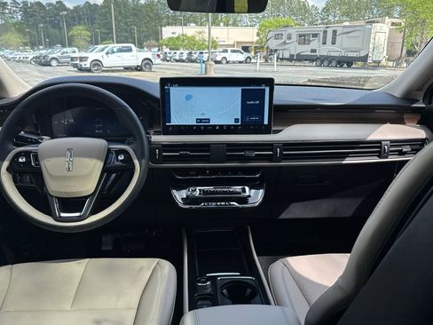 New 2026 Lincoln Corsair Reserve w/ Jet Appearance Package image 12