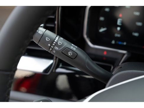 New 2026 GMC Sierra 1500 SLT image 20