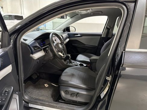 Used 2022 Volkswagen Taos SE AWD/4WD image 6