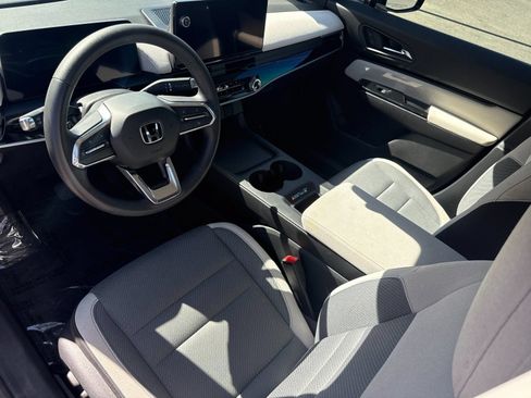 Used 2024 Honda Prologue EX image 8