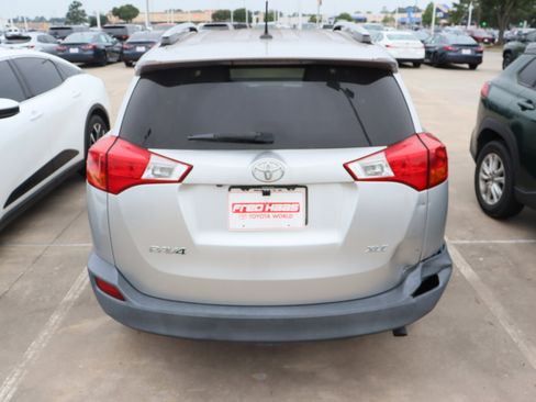 Used 2014 Toyota RAV4 XLE FWD image 10