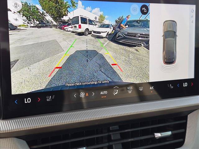 Used 2025 Ford Explorer Active w/ Active Comfort Package RWD image 12