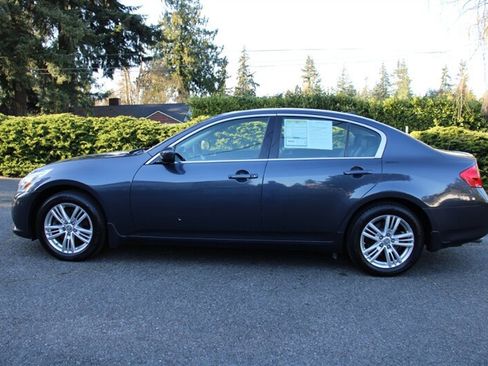 Used 2011 INFINITI G25 x w/ Moonroof Pkg image 14
