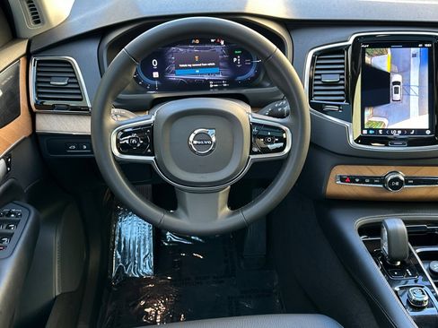 Used 2024 Volvo XC90 T8 Plus image 15
