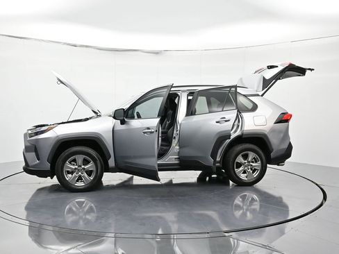 Used 2025 Toyota RAV4 XLE image 44