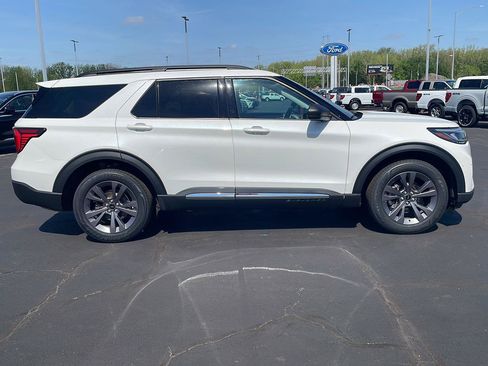 Used 2025 Ford Explorer Active w/ Active Comfort Package AWD/4WD image 6
