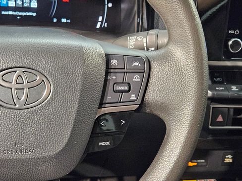 Used 2025 Toyota Camry LE FWD image 28
