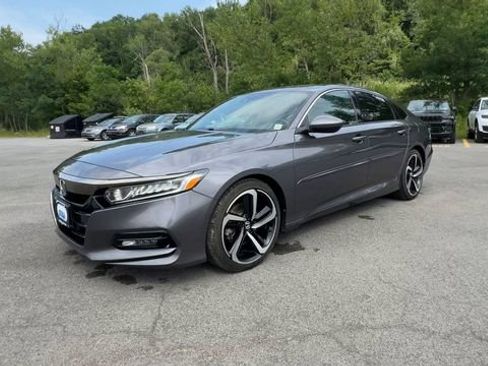 Used 2018 Honda Accord Sport image 4