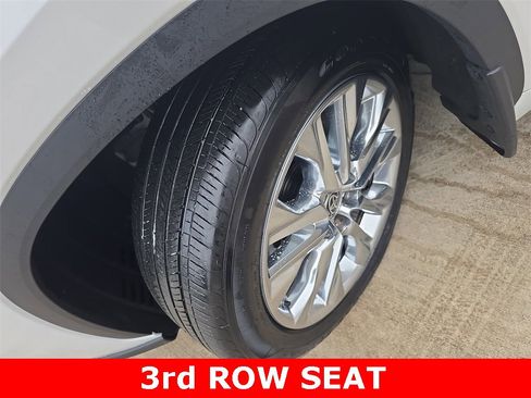 Used 2024 Toyota Highlander Limited image 34