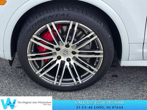 Used 2017 Porsche Cayenne GTS AWD/4WD image 10