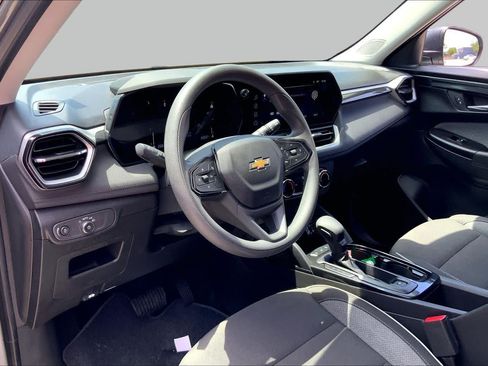 Used 2024 Chevrolet TrailBlazer LS w/ LS Convenience Package FWD image 16