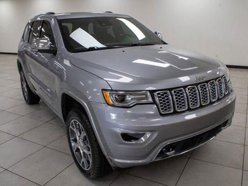 Used 2021 Jeep Grand Cherokee Overland image 3