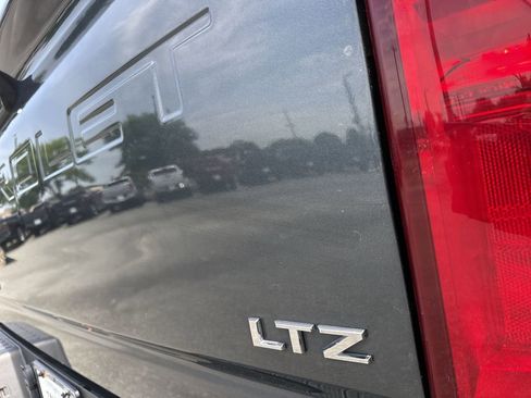 Used 2020 Chevrolet Silverado 2500 LTZ w/ LTZ Plus Package AWD/4WD image 6